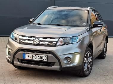 Szary Używany 2015 Suzuki Vitara SUV | 54 900 zł (Dość drogi) - Obraz 1/4