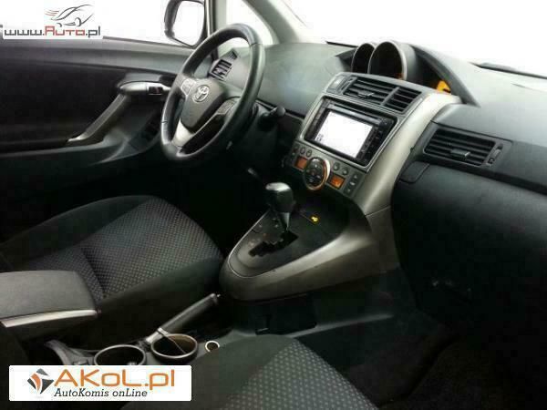 Używany Toyota Verso 147 KM (108 kW) 2009 Srebrny Minivan