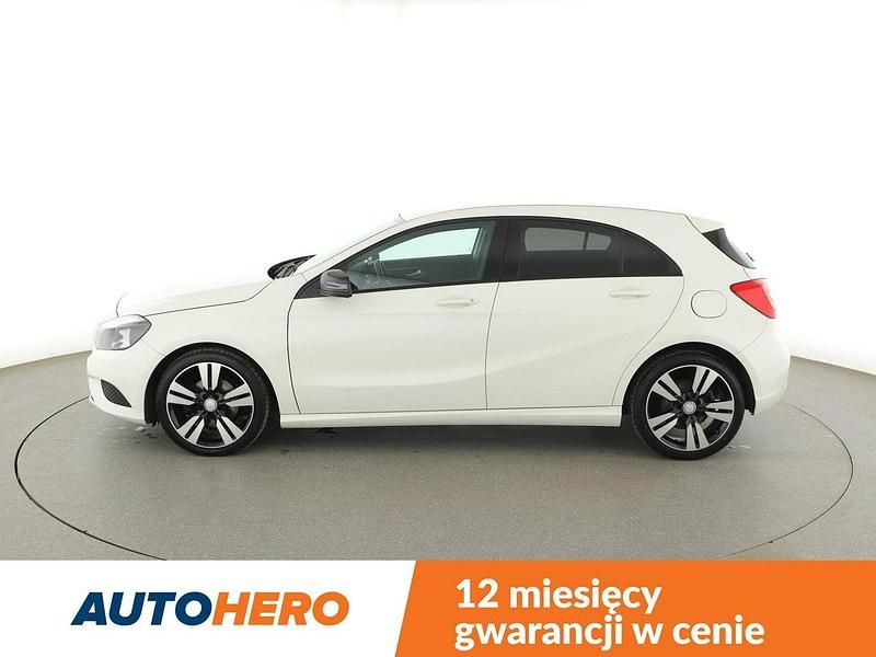 Używany Mercedes A180 122 KM (89 kW) 2014 Biały Hatchback