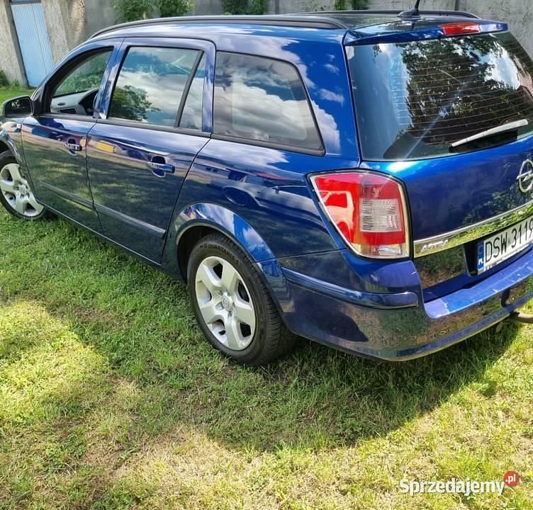 Niebieski Używany 2008 Opel Astra Kombi | 8900 zł (Uczciwa cena) - Obraz 1/4