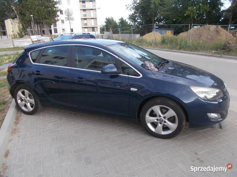 Używany Opel Astra 2010 Granatowy Hatchback