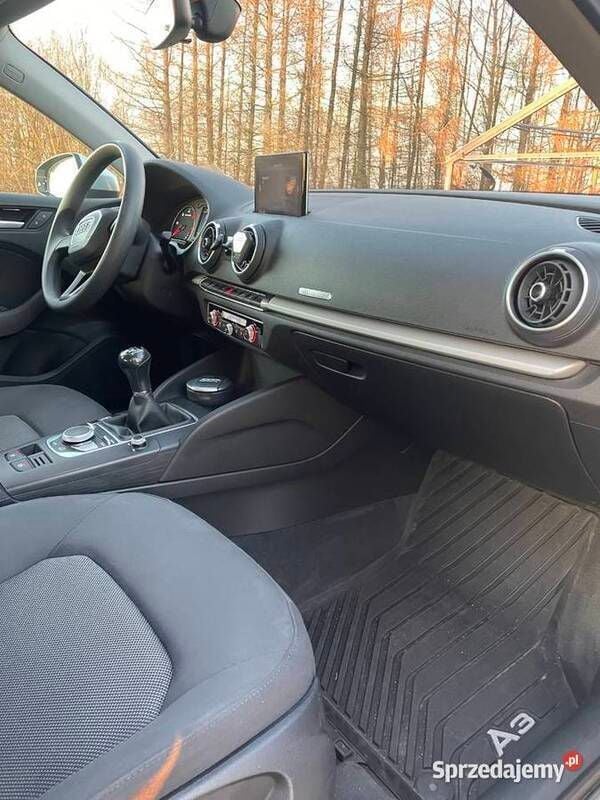 Używany Audi A3 Ambiente 2016 Srebrny Hatchback