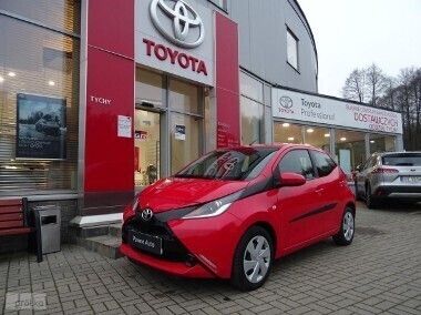Czerwony Używany 2017 Toyota Yaris Hatchback | 41 900 zł (Uczciwa cena) - Obraz 1/4