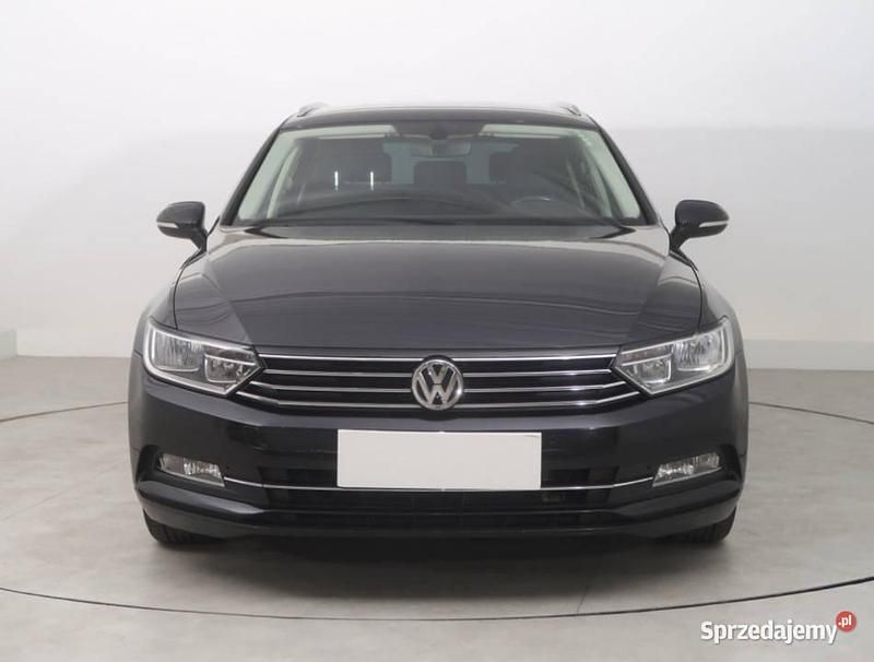 Czarny Używany 2017 VW Passat Kombi | 45 999 zł (Uczciwa cena) - Obraz 1/4