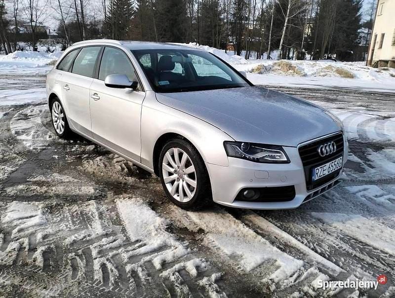 Używany Audi A4 2011 Srebrny Kombi
