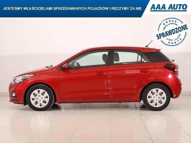 Używany Hyundai i20 84 KM (61 kW) 2019 Czerwony Hatchback