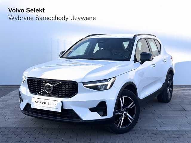 Biały Używany 2023 Volvo XC40 SUV | 144 900 zł (Dość drogi) - Obraz 1/4