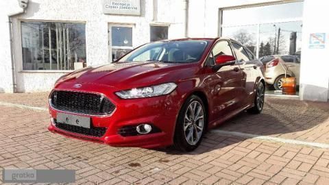 Używany Ford Mondeo ST-Line 160 KM (117 kW) 2017 Bordowy perłowy Hatchback