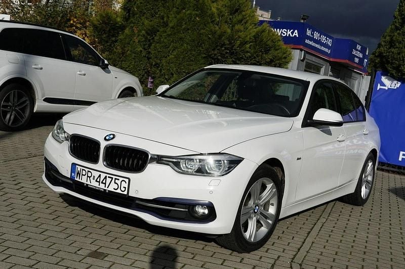 Biały Używany 2017 BMW 318 Sport Line Sedan/Limuzyna | 62 900 zł - Obraz 1/4