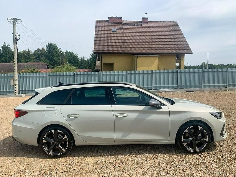 Używany Cupra Leon 150 KM (110 kW) 2024 Niebieski Kombi