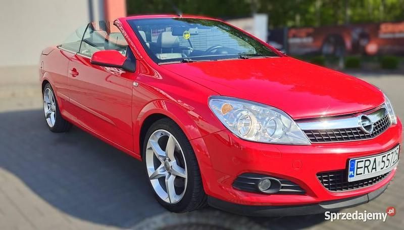 Czerwony Używany 2009 Opel Astra Cabriolet Cosmo Kabriolet | 15 900 zł - Obraz 1/4