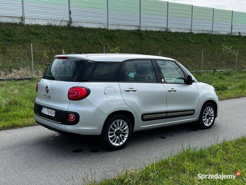 Srebrny Używany 2013 Fiat 500L Minivan | 27 500 zł (Dość drogi) - Obraz 1/4