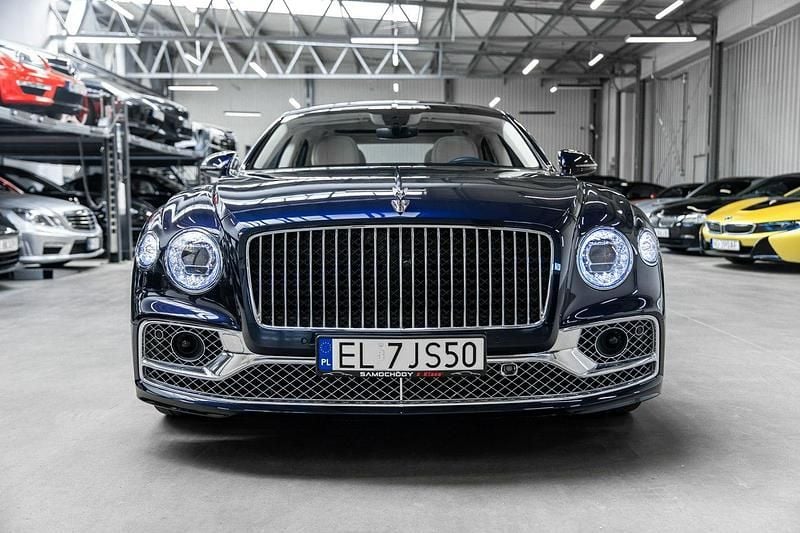 Używany Bentley Flying Spur 550 KM (404 kW) 2020 Niebieski Sedan/Limuzyna