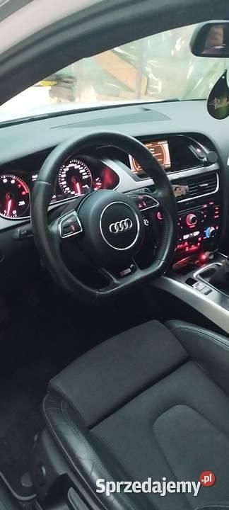 Biały Używany 2012 Audi A4 Competition Kombi | 37 500 zł (Uczciwa cena) - Obraz 1/4