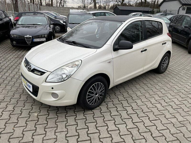 Biały Używany 2011 Hyundai i20 Hatchback | 14 900 zł - Obraz 1/4