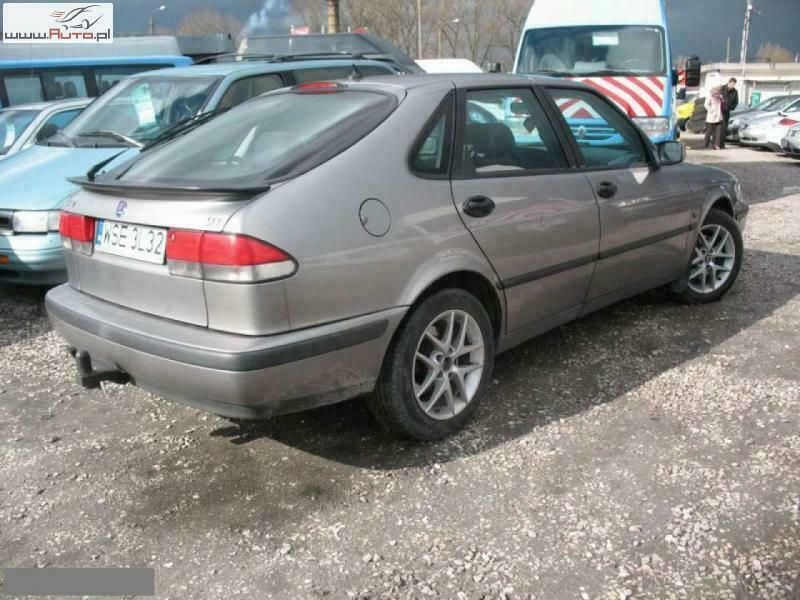 Używany Saab 9-3 150 KM (110 kW) 2001 Srebrny (metalik) Hatchback
