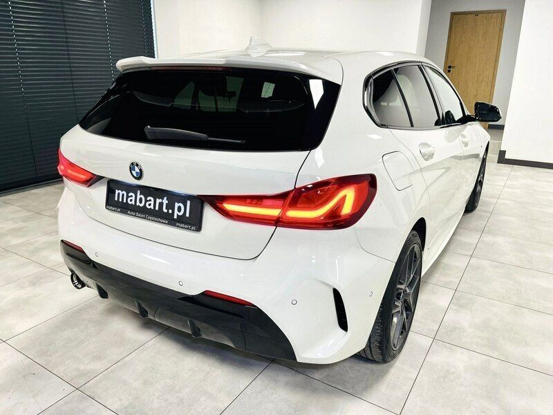 Używany BMW 118 M Sport 140 KM (102 kW) 2021 Biały Hatchback