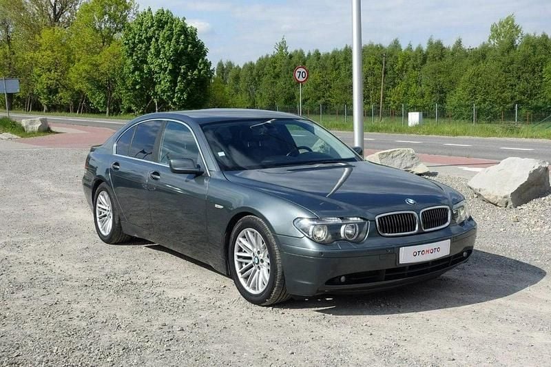 Szary (metalik) Używany 2002 BMW 502 Sedan/Limuzyna | 13 900 zł - Obraz 1/4