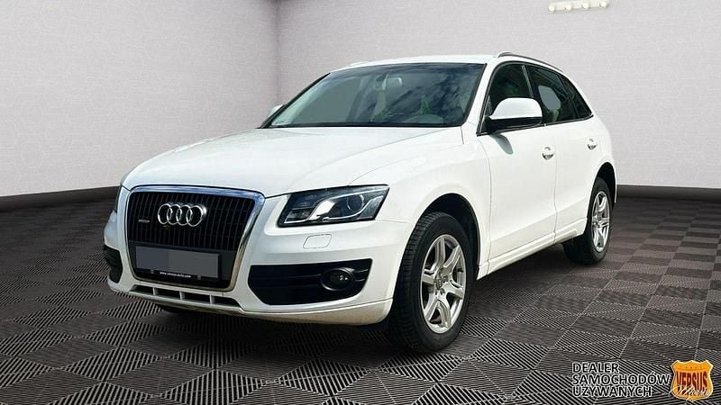 Biały Używany 2009 Audi Q5 SUV | 38 000 zł (Uczciwa cena) - Obraz 1/4