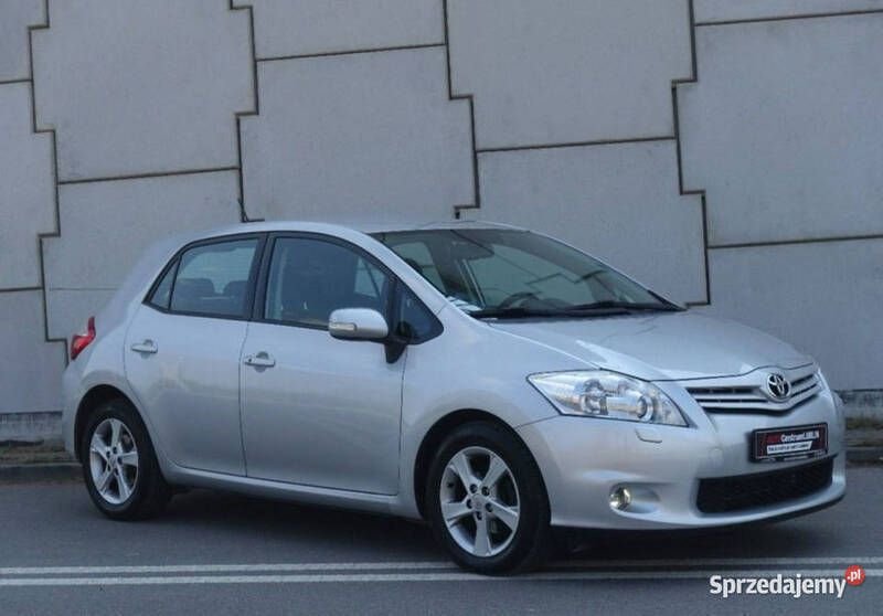 Inny kolor Używany 2010 Toyota Auris Executive Sedan/Limuzyna | 31 500 zł - Obraz 1/4