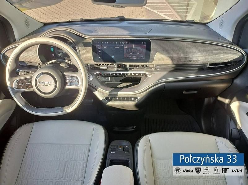 Używany Fiat 500e 86 kW (118 KM) 2023 Biały (metalik) Hatchback