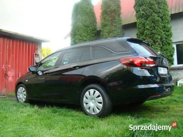 Czerwony Używany 2016 Opel Astra Hatchback | 15 999 zł - Obraz 1/4