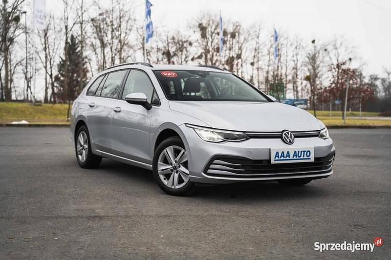 Używany VW Golf VIII 2022 Srebrny Kombi