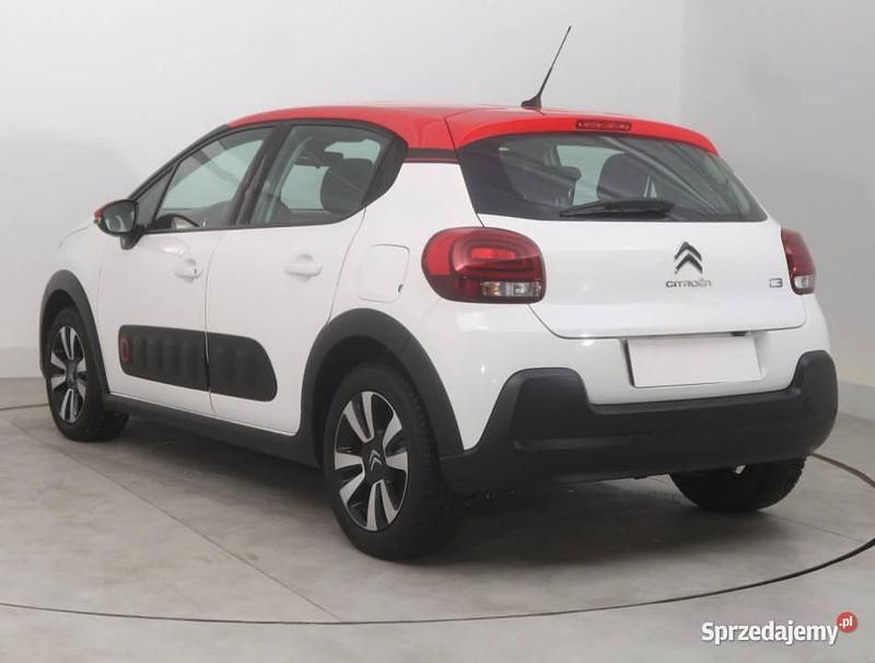 Używany Citroën C3 PureTech 2018 Biały Hatchback