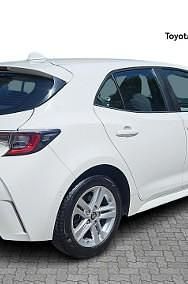 Używany Toyota Corolla Comfort 122 KM (89 kW) 2020 Biały Hatchback