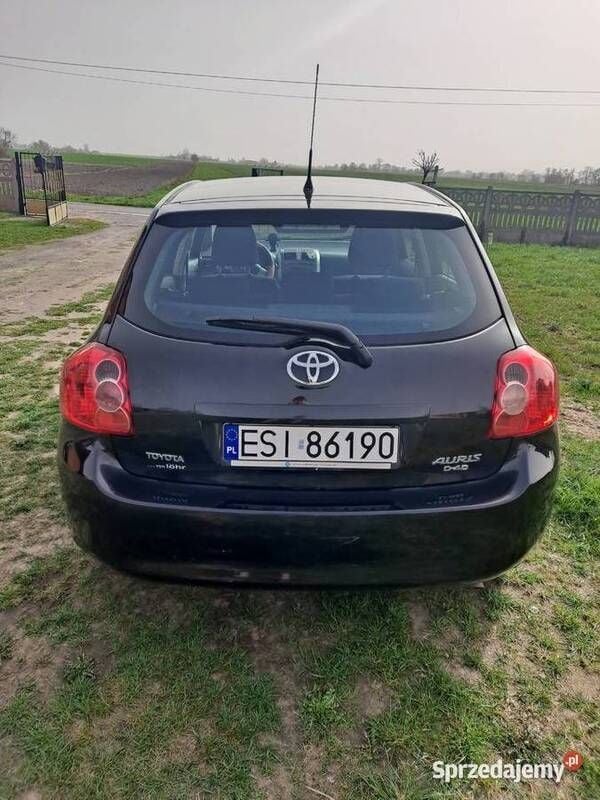 Czarny Używany 2007 Toyota Auris Hatchback | 15 800 zł (Drogi) - Obraz 1/4