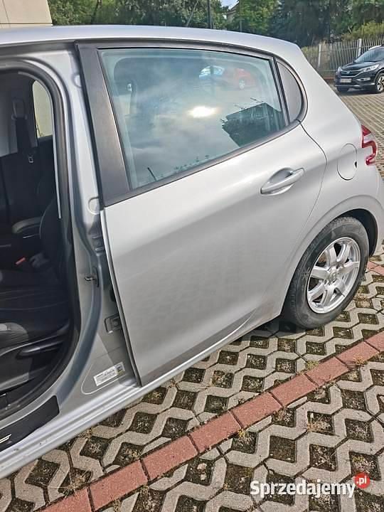 Używany Peugeot 208 68 KM (50 kW) 2014 Hatchback