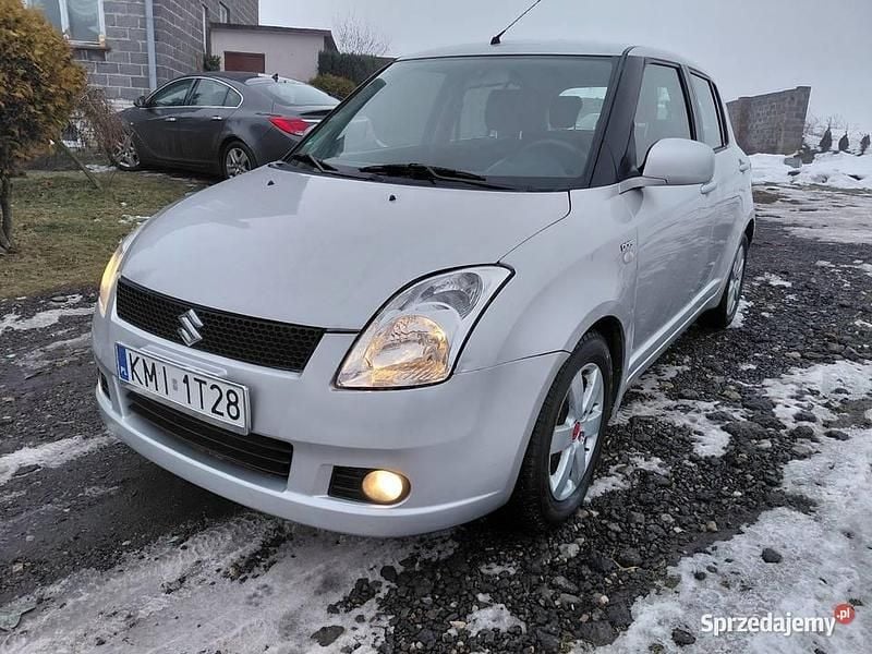 Używany Suzuki Swift 2009 Srebrny Hatchback
