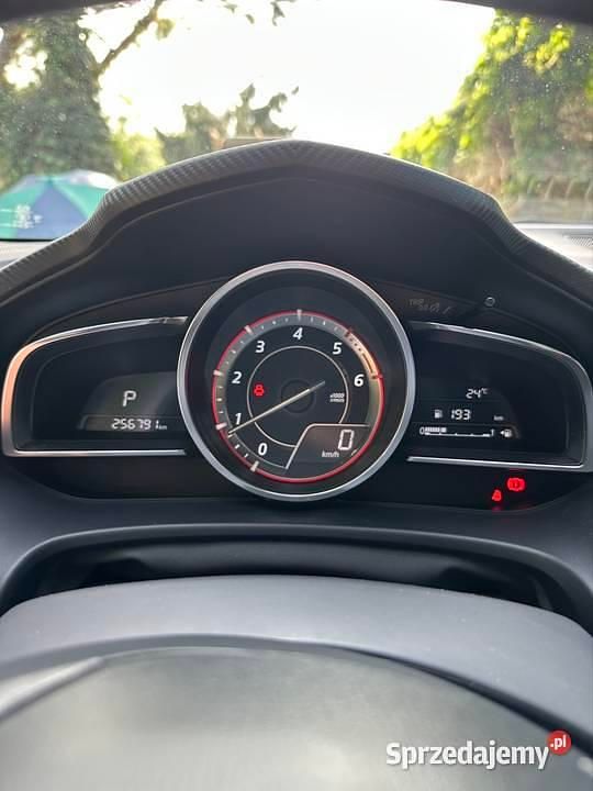 Używany Mazda 3 150 KM (110 kW) 2014 Srebrny Hatchback