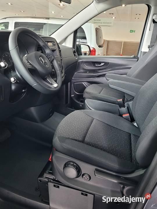 Grafitowy Używany 2022 Mercedes Vito Van | 195 000 zł - Obraz 1/4