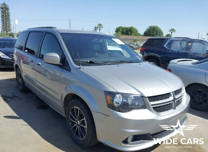 Szary (metalik) Używany 2017 Dodge Grand Caravan Minivan | 33 300 zł - Obraz 1/4