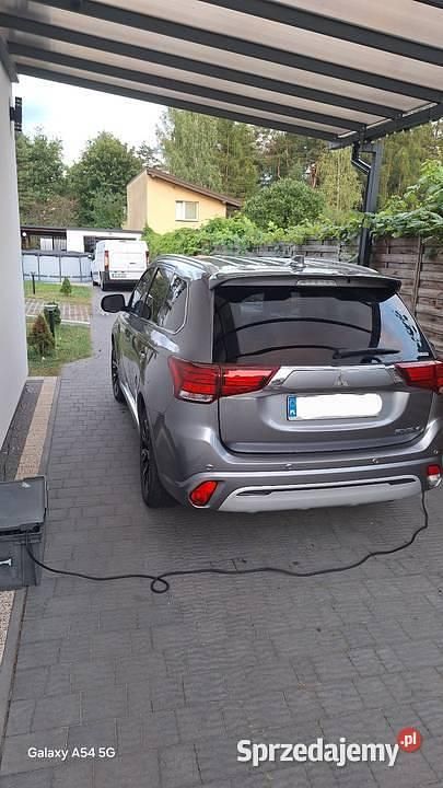 Szary Używany 2018 Mitsubishi Outlander P-HEV SUV | 88 000 zł (Uczciwa cena) - Obraz 1/4