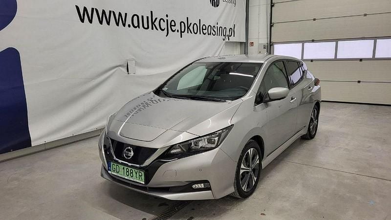 Srebrny Używany 2022 Nissan Leaf Acenta Hatchback | 55 000 zł (Super Cena) - Obraz 1/4