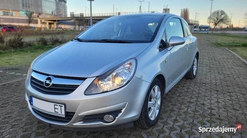 Używany Opel Corsa 90 KM (66 kW) 2009 Hatchback