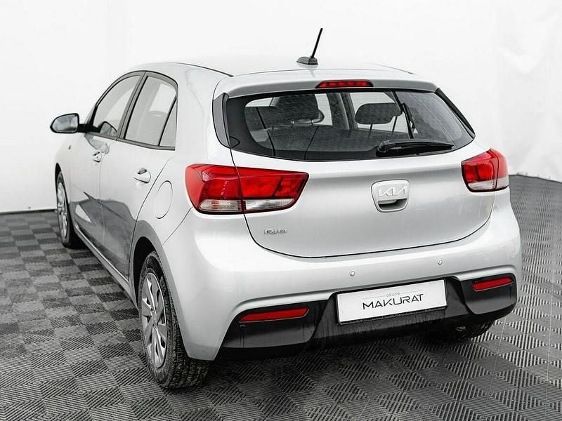 Używany Kia Rio 84 KM (61 kW) 2022 Srebrny Hatchback