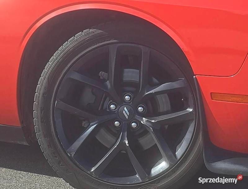 Używany Dodge Challenger 2020 Pomarańczowy Coupe