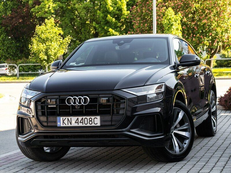 Czarny Używany 2018 Audi Q8 Ambiente SUV | 228 000 zł (Uczciwa cena) - Obraz 1/4
