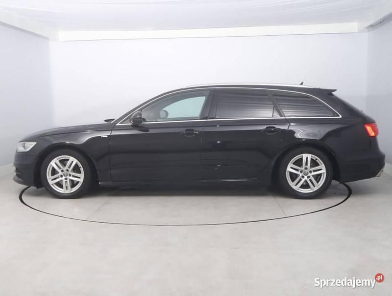 Używany Audi A6 2014 Czarny Kombi