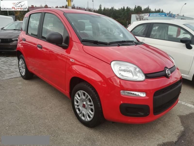 Czerwony Używany 2018 Fiat Panda Hatchback | 38 300 zł - Obraz 1/4