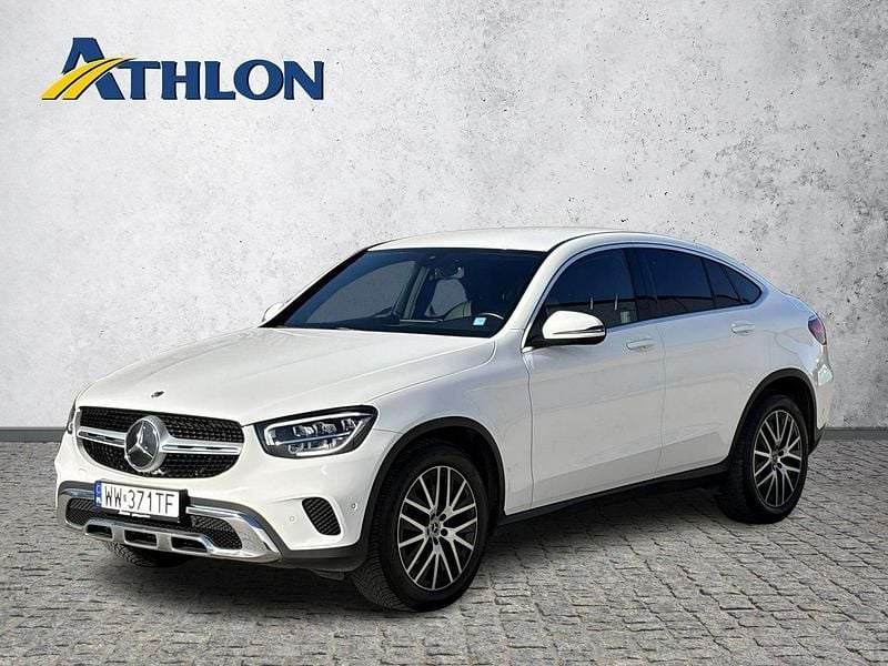 Biały Używany 2022 Mercedes GLC200 SUV | 192 900 zł - Obraz 1/4