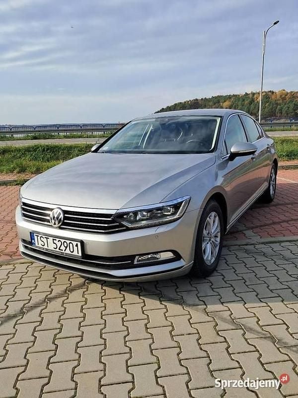 Srebrny Używany 2015 VW Passat Sedan/Limuzyna | 55 800 zł (Uczciwa cena) - Obraz 1/4