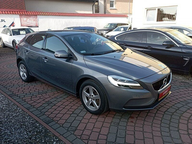 Używany Volvo V40 152 KM (111 kW) 2017 Grafitowy (metalik) Kombi