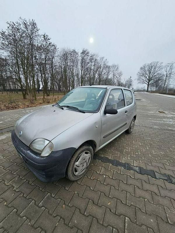 Używany Fiat Seicento 2004 Srebrny Hatchback