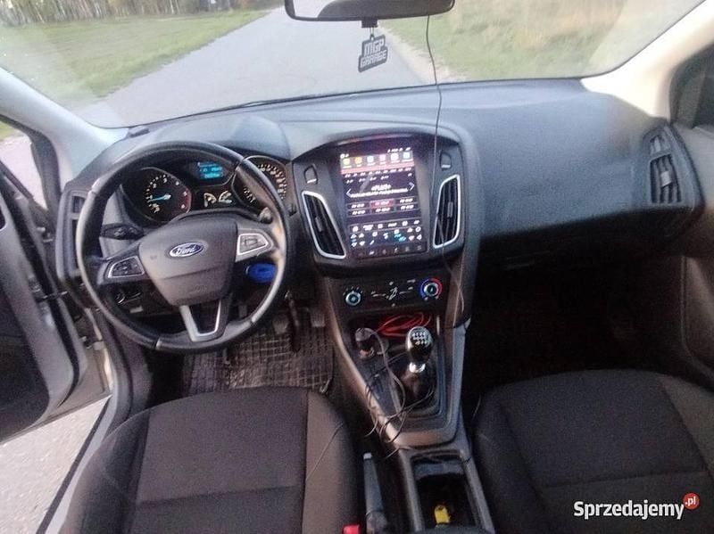 Srebrny Używany 2017 Ford Focus Kombi | 27 200 zł (Dobra cena) - Obraz 1/4