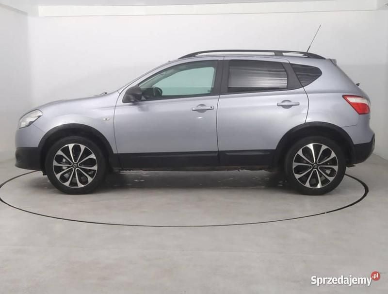 Używany Nissan Qashqai 2013 Srebrny SUV