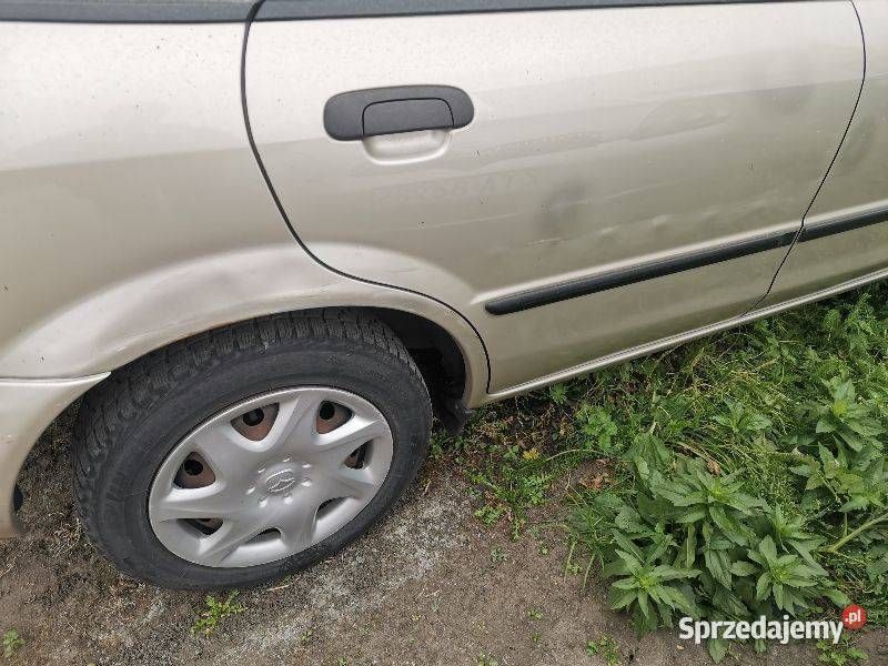 Używany Mazda 323F 1999 Beżowy Hatchback